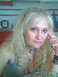 Rencontre éphémère (près de Le Mans) avec garce de 51 ans