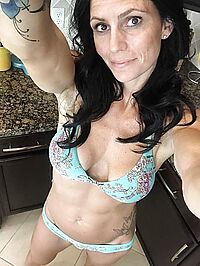 Mature vicieuse veut un plan baise (sur Charleville-Mézières)